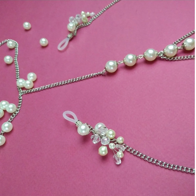 Nipple jewelry Isis