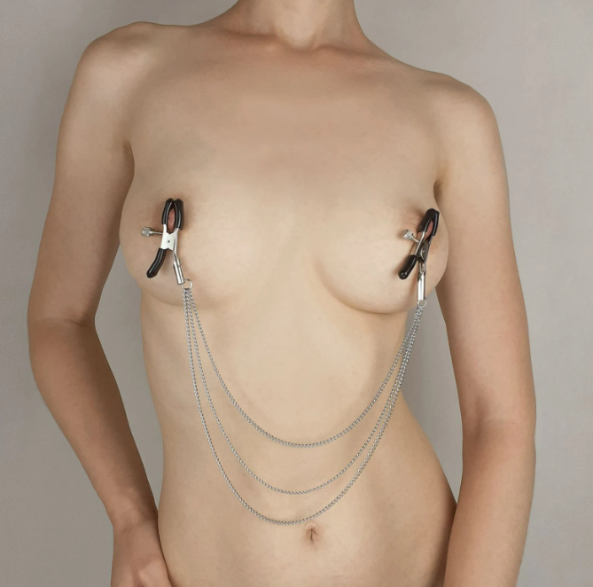 nipple clamps with a chain