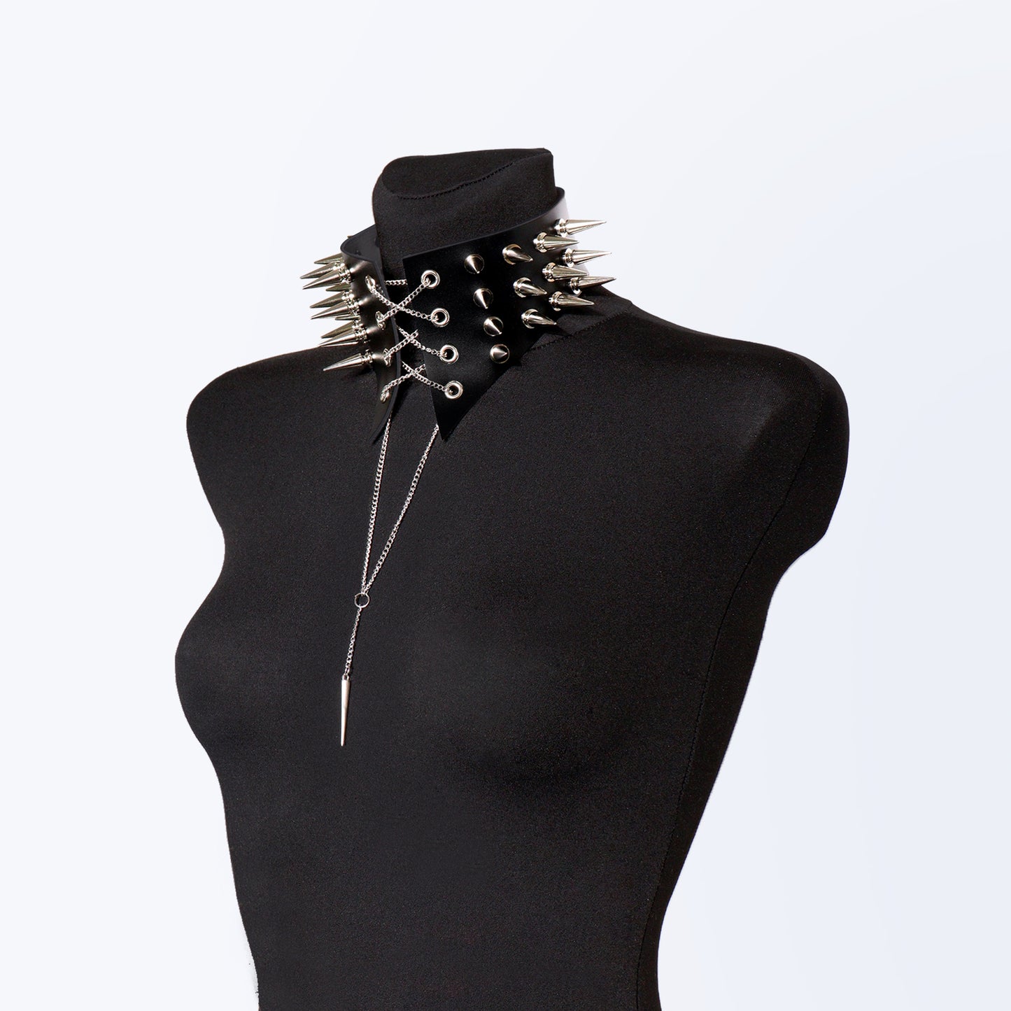 Leather Spiked Choker with Chain – Bold, Brutal & Unapologetically Sexy