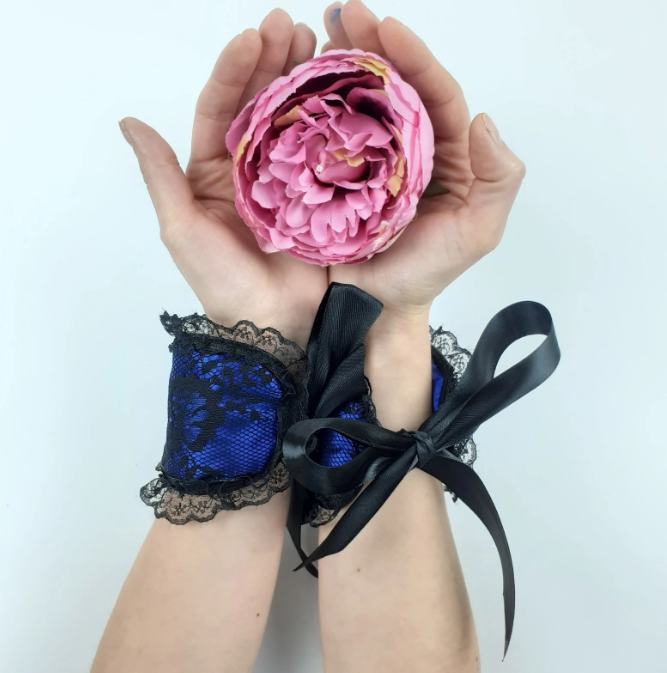 Lace silk handcuffs