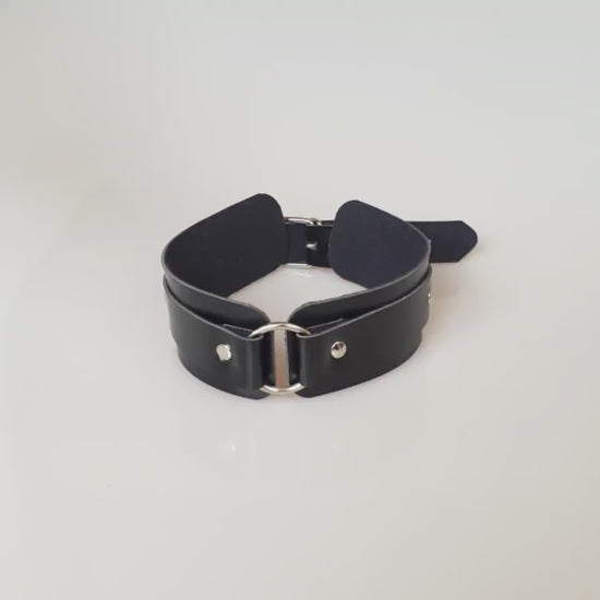 Leather submissive collar